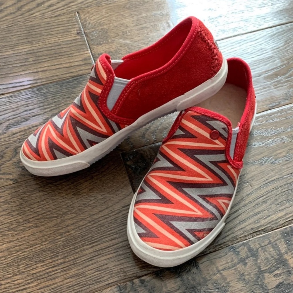UGG special edition Girls sneakers size 1